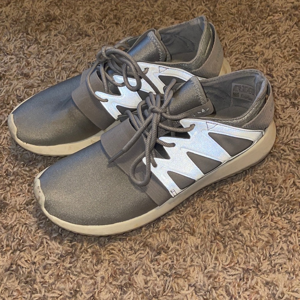 Adidas - Picture 3 of 3